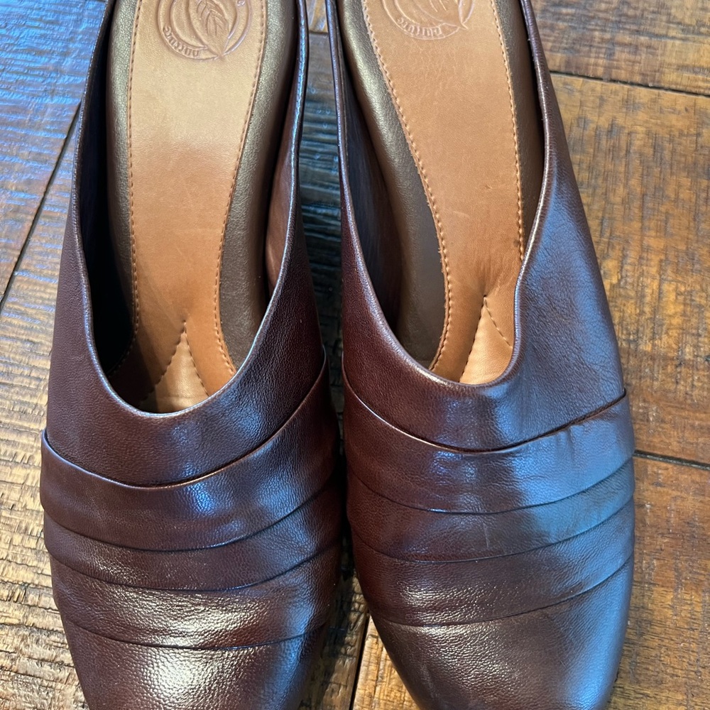 Nature Breeze Brown Mules & Clogs with Classic Design